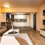Warm And Spacious 1br - Brownie شقة