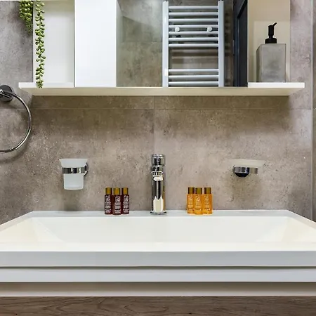 Apartment Warm And Spacious 1br - Brownie *