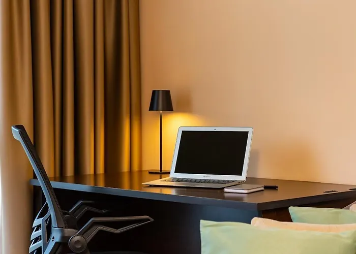 Warm And Spacious 1br - Brownie 아파트 *