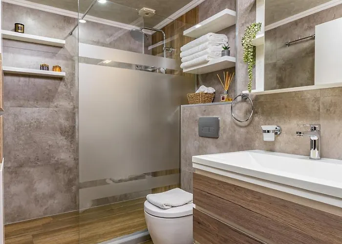 Warm And Spacious 1br - Brownie 플로브디프